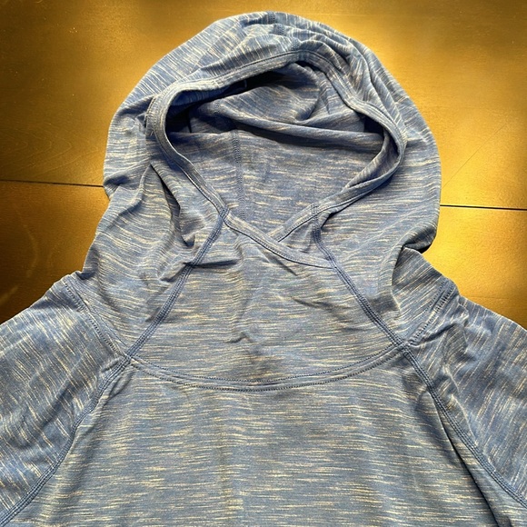 Gap fit XS lightweight hoodie - Picture 2 of 5